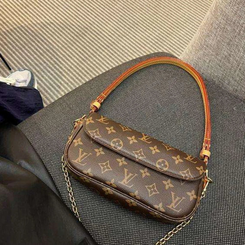 Louis Vuitton Sac portefeuille Ivy sur chaîne Marron