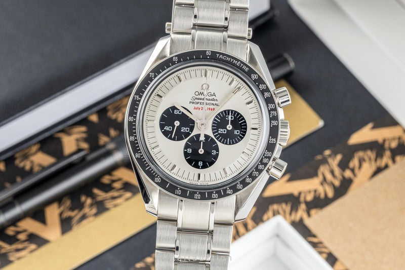 OMEGA Speedmaster Moonwatch OLUXE.MA