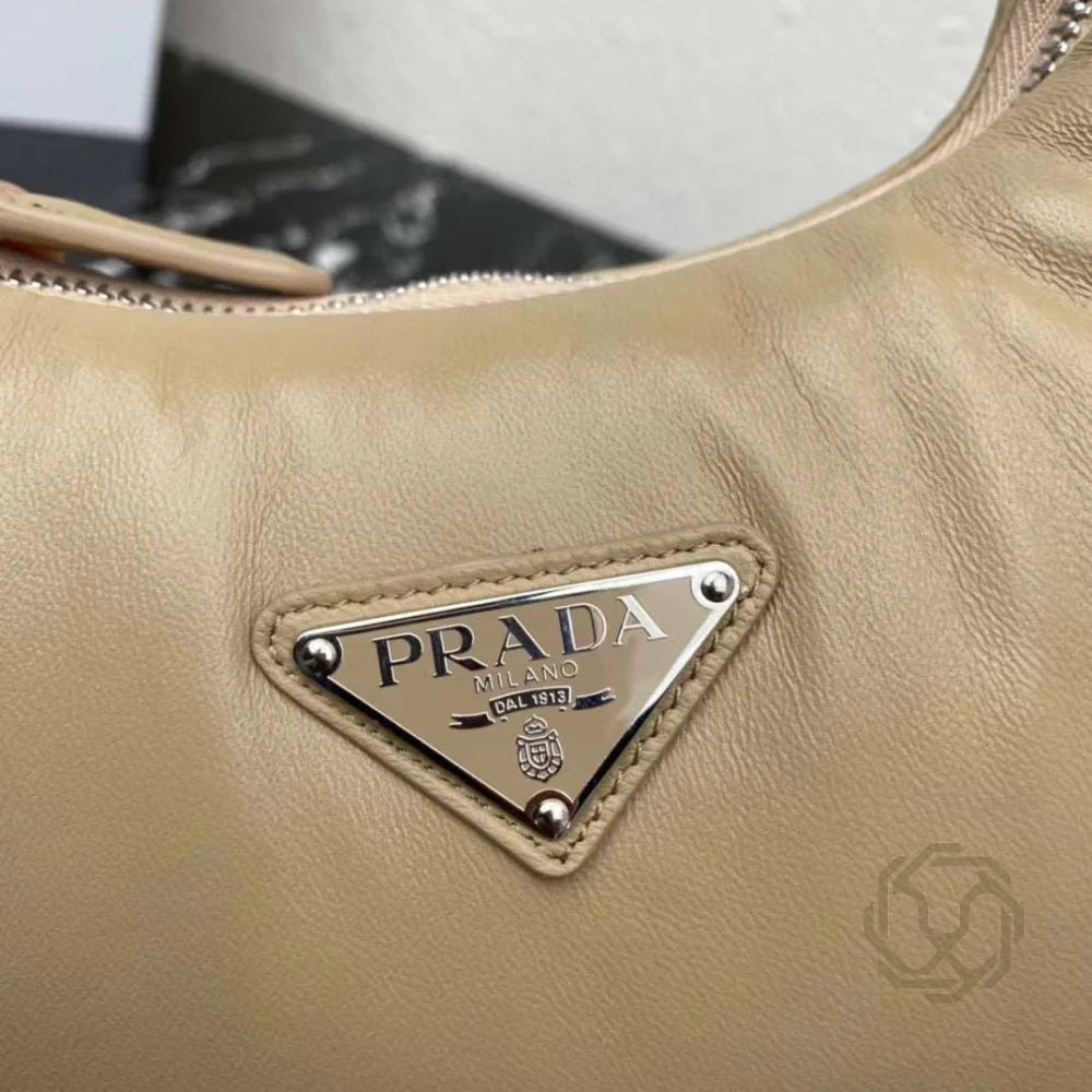 Sac bandoulière de Prada Nylon Beige