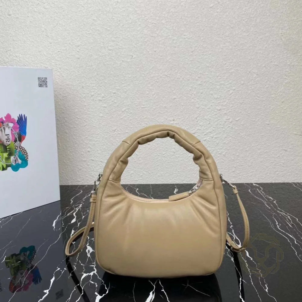 Sac bandoulière de Prada Nylon Beige