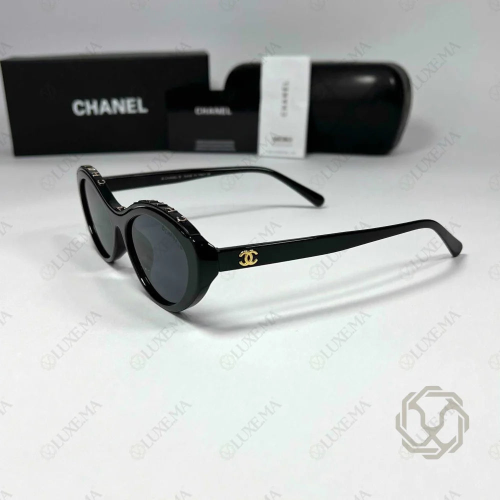 lunettes Chanel ovales, Noires