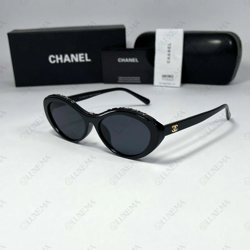 lunettes Chanel ovales, Noires