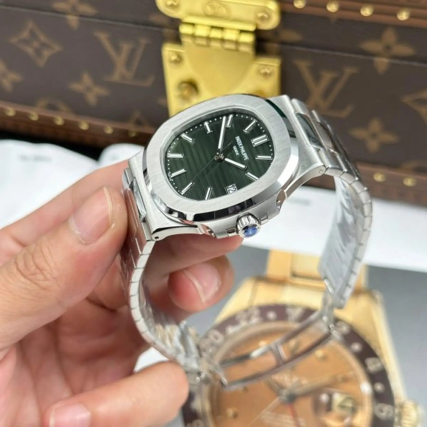 patek-philippe-nautilus-145 Patek Philippe Nautilus